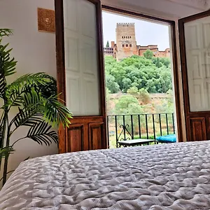 The Nasrid Palace From Your Bed ! Apartment