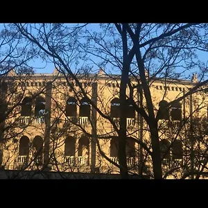  Apartamento Duerme Junto A La Plaza De Toros De Granada.